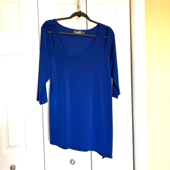 Sympli Nu Focus Asymmetric Hem Cut Out Shoulder 3/4 Sleeve Tunic Cobalt Blue - Picture 3 of 17